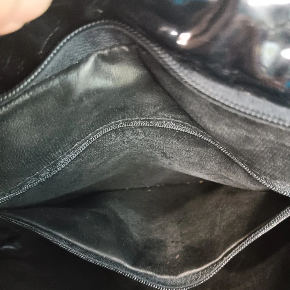 Noble Handbags Inc. VTG Genuine Patent Leather Glam Rock Big Bow Cross Body Bag